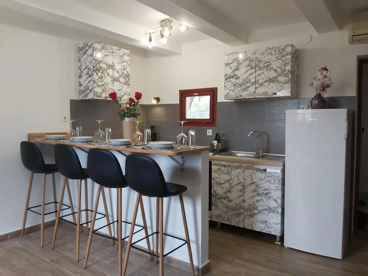 Apartment Jazbina 풀라